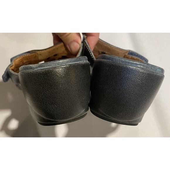 Clarks Unstructured Sandal Blue Leather Strap Comfort Shoes Cushioned Size 9 - Picture 4 of 7